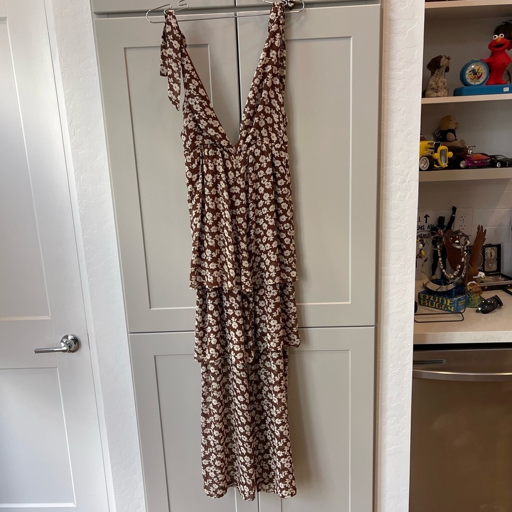 Urban Outfitters Inge Chiffon Plunge Tiered Ruffle Jumpsuit Floral Brown Boho XS - Picture 7 of 12